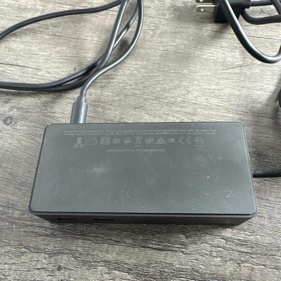 Microsoft Surface Dock Docking Station Model 1661 + Adapter - Picture 4 of 5